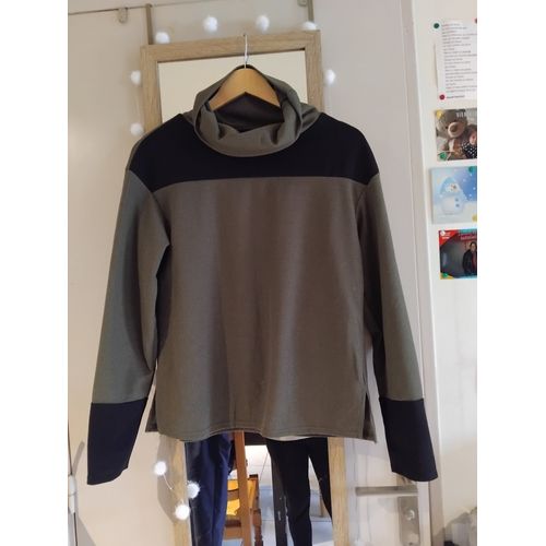 Pull Vert Kaki Et Noir Avec Léger Col