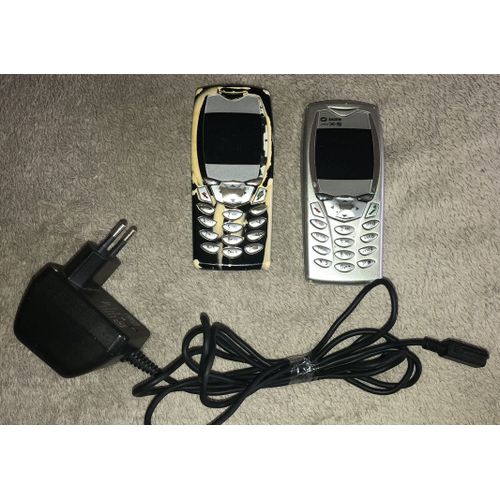 Deux téléphones portables Sagem my X-5 fonctionnels avec chargeur