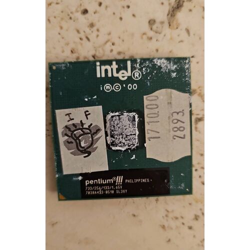 INTEL PENTIUM 3 III 733Mhz SL3XY 733/256/133 CPU