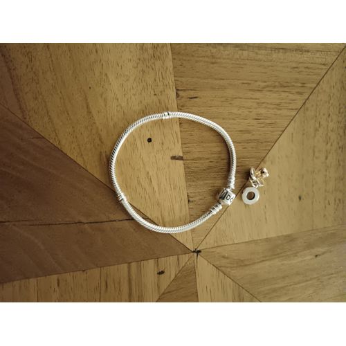 Bracelet Métal Pandora Avec Charm Tétine