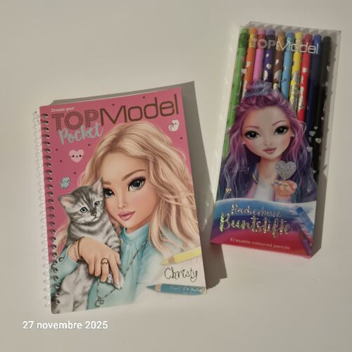 Carnet De Dessins Top Model Et Ses Crayons De Couleurs Gommables
