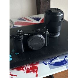 Je vends ma caméra Sony a6400 ilce avec son objectif 18-135 mm