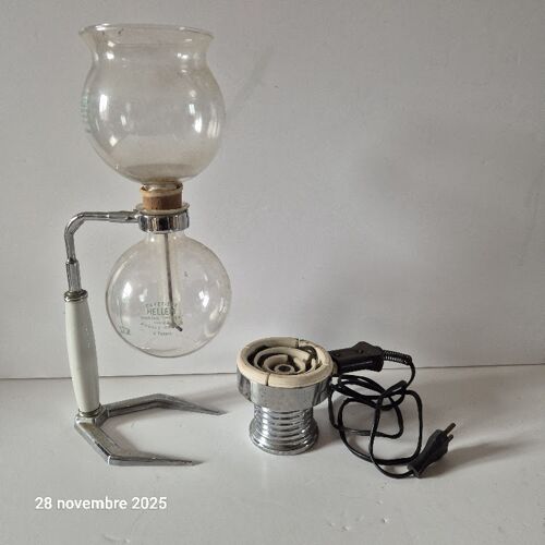 Très Belle Cafetière Hellem En Verre Pyrex, Support Métal Et Porcelaine.