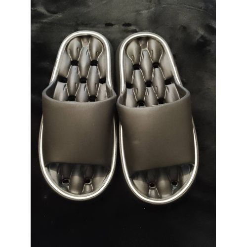 Tongs Noires 40/41 Neuves.