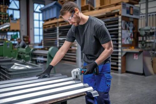 Cisaillement à la main Bosch GNA 18V-16 E Professional; 18 V; 2x4 0 Ah accu.