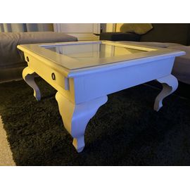 Table bois d¿ormes carré 80cm x 80 cmPatiné beigeTrès bon état