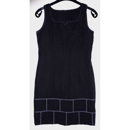Robe Chasuble Noire Quadrillage Blanc Au Bas Taille 38
