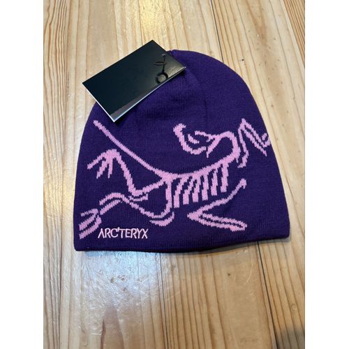 Bonnet Arc’Teryx Violet Logo Rose Authentique . Matière Douce Chaude Et Confortable Idéal Pour Un Usage Quotidien