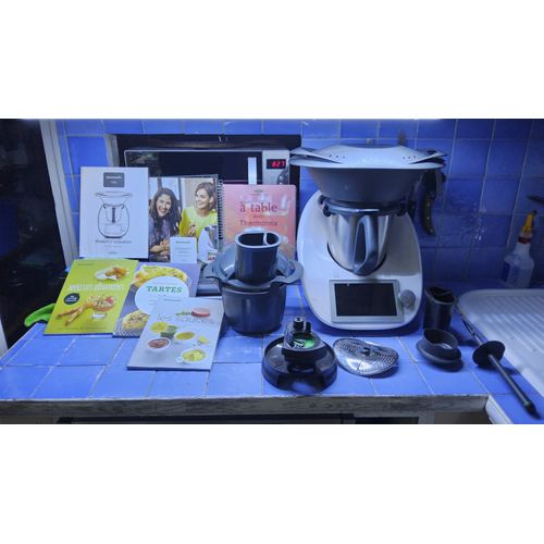 Robot de cuisine thermomix tm6 et plusieurs accessoires,decoupe minute,decoupe spirale,éplucheur,couvre lame et livrés de recette