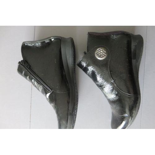 Boots Plates Verni Noir Pour Femme Hirica - 40