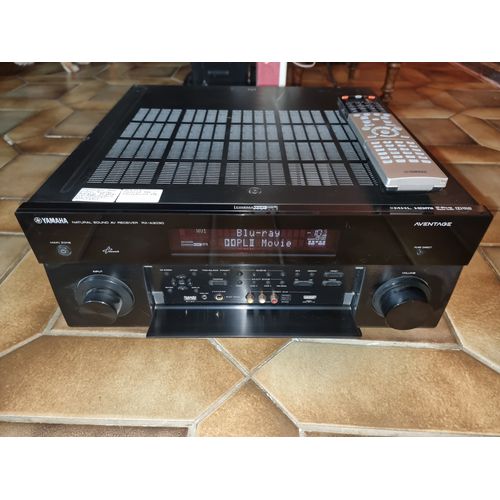 Amplificateur home cinéma Yamaha Aventage RX-A3030 avec télécommande