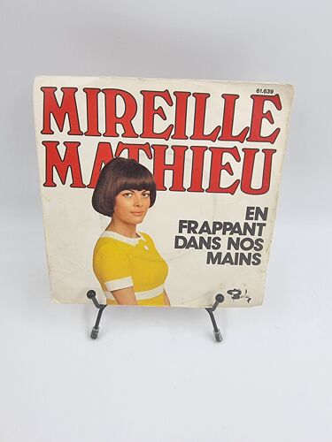 Vinyle 45 Tours Mireille Mathieu : En Frappant Dans Nos Mains Avec Fourreau