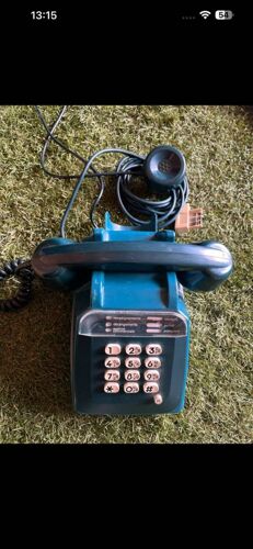 Téléphone rétro vintage année 85