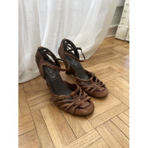 Sandales André En Cuir Marron À Talons – Brides Croisées – Taille 36 – Talon 8 Cm
