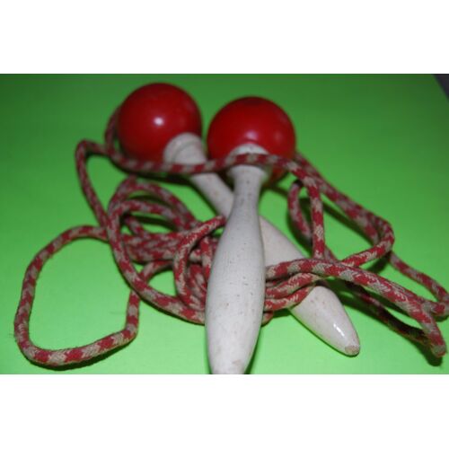 Ancien, Corde À Sauter En Bois Peint Et Corde - Bon État