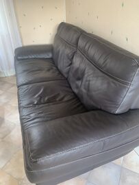 Canapé cuir 3 places marron (non convertible) longueur 195cm profondeur 92 cm bon état