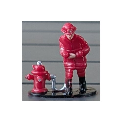 Figurine Pompier Avec Bouche A Incendie, Sapeur Pompier