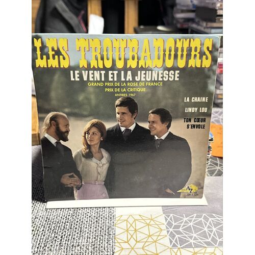 Les Troubadours Le Venge Et La Jeunesse