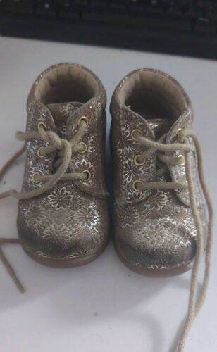 Chaussure Bébé Taille 19