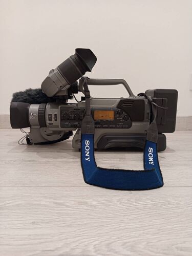 Sony DCR-VX9000E + accessoires - camescope professionnel MiniDV 3CCD PAL