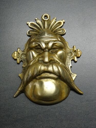 Masque vintage de patriarche chinois en laiton, années 1980, prospérité et protection