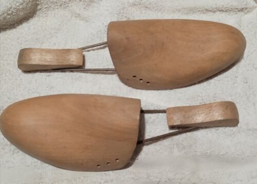 Paire D' Embauchoirs - En Bois - Ancien - Taille 45