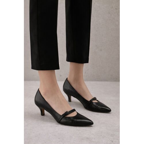 Escarpins Noirs En Cuir Petits Talons Taille 39 R.Lipty