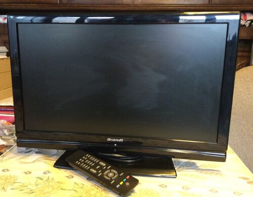 TV Brandt B2213D