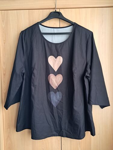 Tunique Neuve Taille 48-50 Noir 3 Coeurs