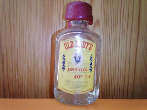 Mignonette Gin Old Lady