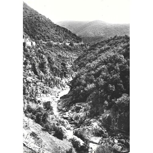 Carte Postale Saint-Jean-Du-Gard (30) - Les Gorges Du Gardon Et La Route Des Cévennes (1959)
