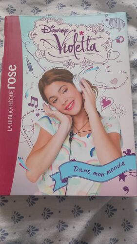 Livre Violetta – Tome 1 – Bon État – Pages Légèrement Jaunies