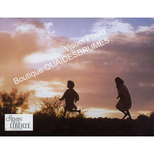 Le Chemin De La Liberté (Rabbit-Proof Fence) :Photo D'Exploitation Cinématographique - Format 21x27,5 Cm - De Phillip Noyce Avec Everlyn Sampi, Tianna Sansbury, Ningali Lawford, Kenneth Branagh - 2002