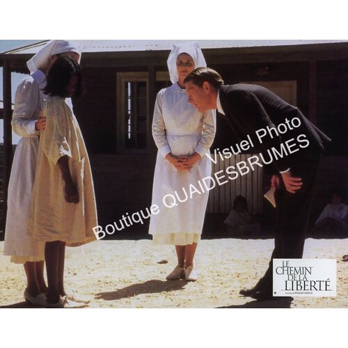 Le Chemin De La Liberté (Rabbit-Proof Fence) :Photo D'Exploitation Cinématographique - Format 21x27,5 Cm - De Phillip Noyce Avec Everlyn Sampi, Tianna Sansbury, Ningali Lawford, Kenneth Branagh - 2002
