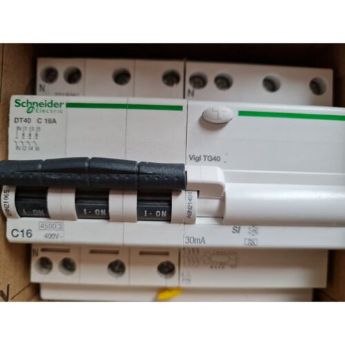 Dt40 3p+n 16a 30ma-si Schneider A9n21494- Differentiel Vigi Tg40