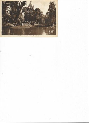Carte Postale Semi Moderne Circulée Vichy Le Grand Bassin Du Parc D'Allier
