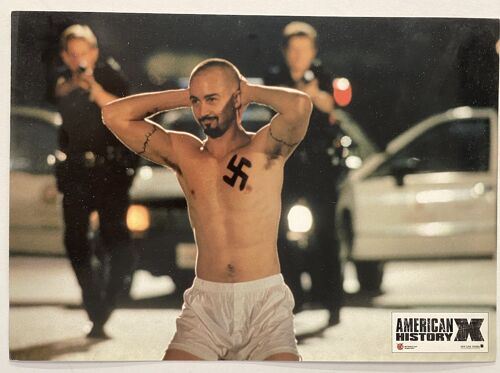 American History X : Photo D'Exploitation Cinématographique - Format 21x29,5 Cm - De Tony Kaye Avec Edward Norton, Edward Furlong, Elliott Gould, Stacy Keach, Beverly D'Angelo - 1998 #