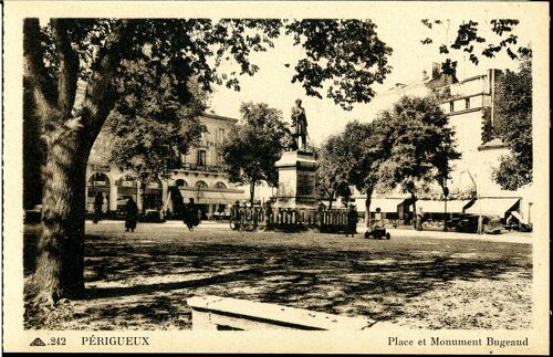 Carte Postale N°242, Périgueux, Place Et Monument Bugeaud, 1949