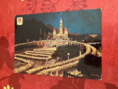 Carte Postale Ancienne Lourdes - La Basilique Illuminée Et La Procession Aux Flambeaux - Avec Timbre Oblitéré