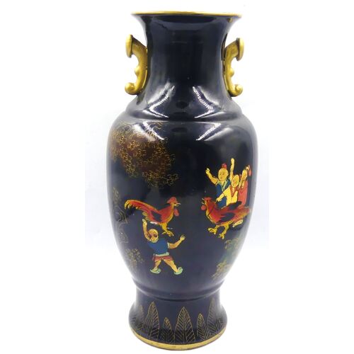 Vase à décor de la chine famille noire