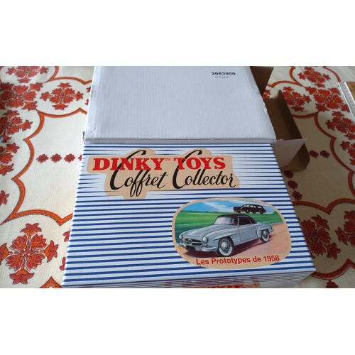 COFFRET COLLECTOR DINKY TOYS ATLAS LES PROTOTYPES DE 1958 voiture PEUGEOT 403 familiale U5 et Mercedes benz