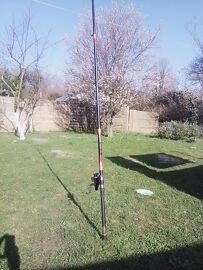 Canne De Peche A Lancer Avec Son Moulinet