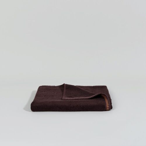 Serviette De Toilette En Coton Bio Marron Chocolat Et Bordures Brodées 50x90