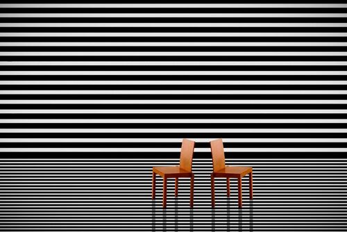 Tableau contemporain deux chaises rouges imprimé sur toile 90x60 cm