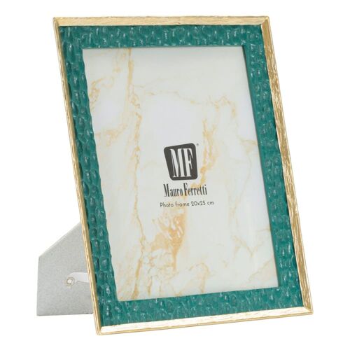 Cadre en résine verte 25,3x2x30,3 cm (mesure intérieure 20x25 cm)