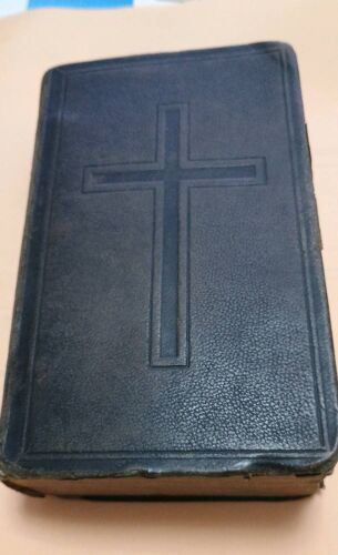 Paroissien Romain Contenant Les Offices De Tous Les Dimanches Et Des Principales Fêtes De L'Année En Latin Et En Français Extrait Du Bréviaire Et Du Missel De Rome Augmenté Du Commun Des Saints Et Du