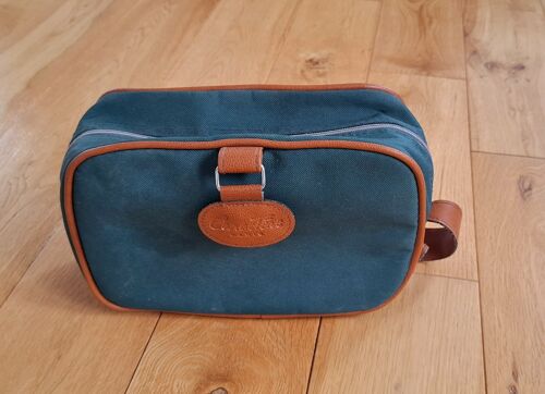 trousse de toilette CARACTERE PARIS verte