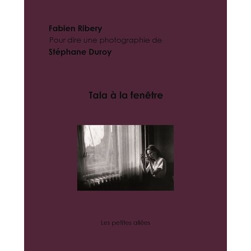 Tala À La Fenêtre