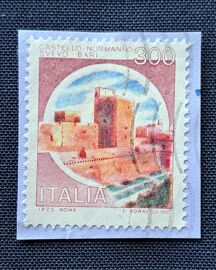 Timbre Italie 1980 Château Normand-Souabe De Bari Castello Normanno-Svevo Tbe Oblitéré