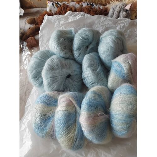 5 Pelotes De Mohair Mélangé Bleu.6unies
